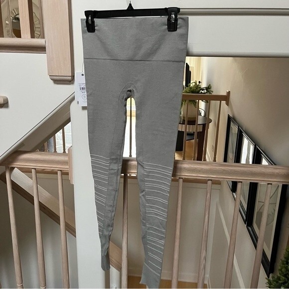 Blanqi SupportSport Maternity Hipster Cuffed Leggings in Dove Gray S NWT - Picture 10 of 11